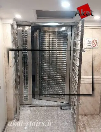 درب استیل ضد سرقت دولنگه با طراحی مدرن برای ورودی ساختمان