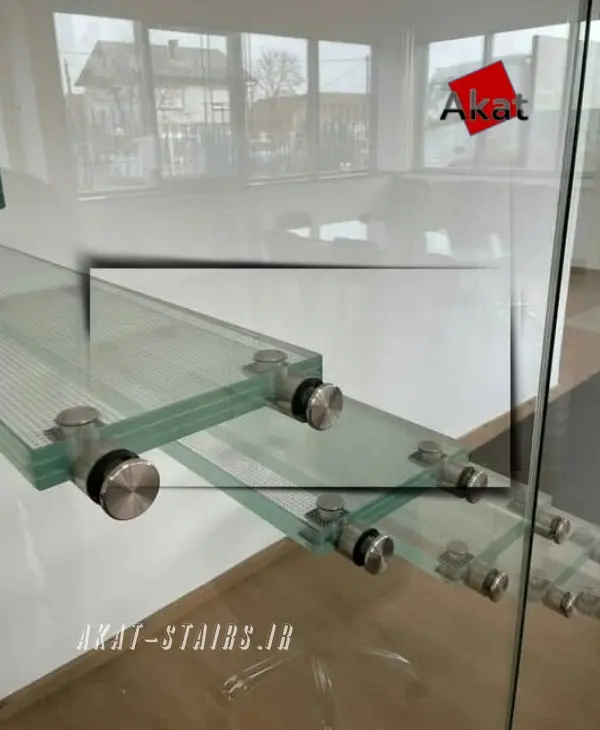 پله شیشه ای کنسولی