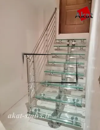 پله استیل و شیشه